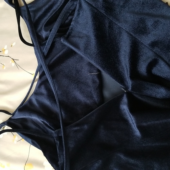 Velvet Bodycon Dress - Picture 5 of 7